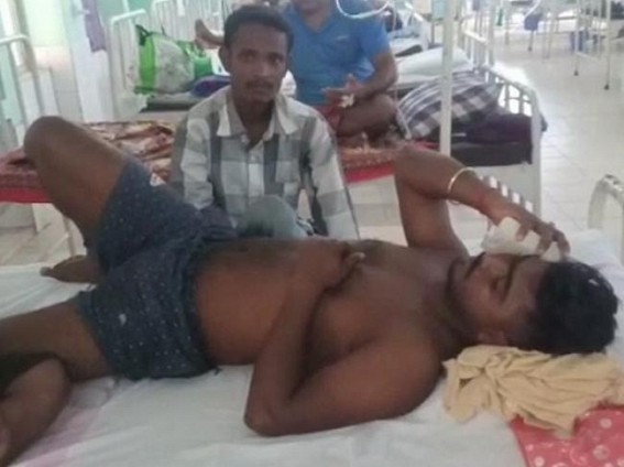 BJP’s Asset by Poll ‘Chappa-Voter’ was beaten up by unknown miscreants in Belonia BJP’s Asset by Poll ‘Chappa-Voter’ was beaten up by unknown miscreants in Belonia